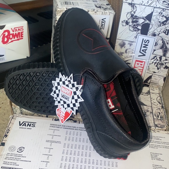 Marvel Black Widow Vans Classic shoes - Picture 3 of 3